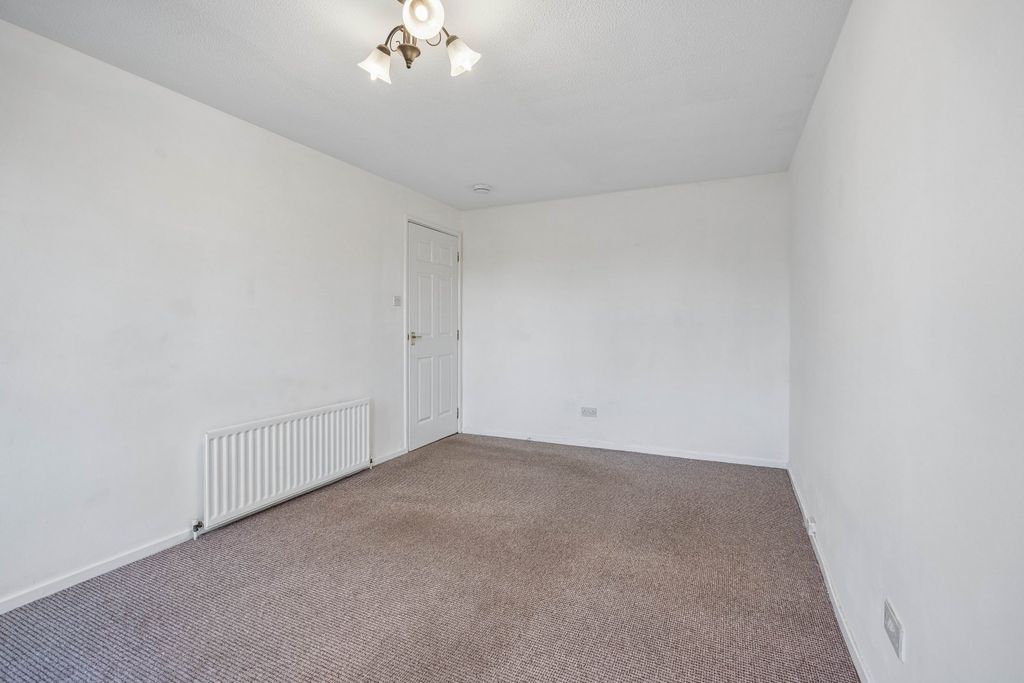 Property photo 2 of 9 Picture No. 11