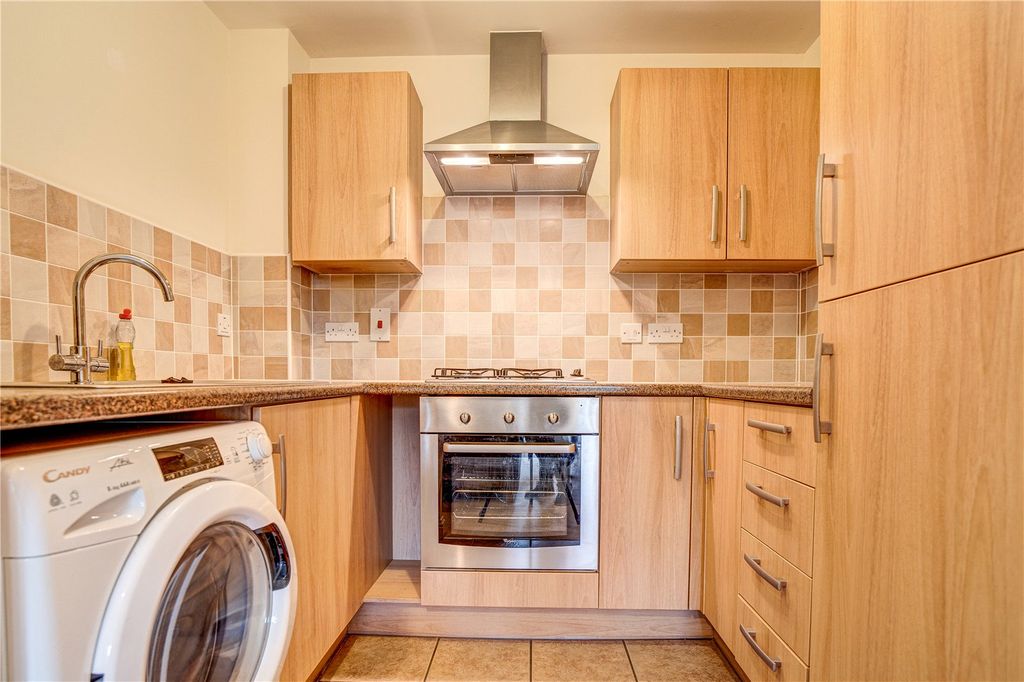 Property photo 2 of 8 Picture No. 01