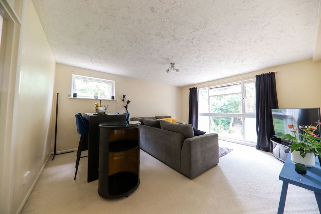 Property photo 2 of 10 2026 - Living Room (E)