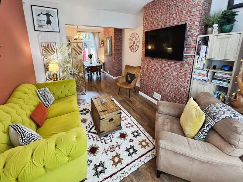 Property photo 2 of 19 Lounge