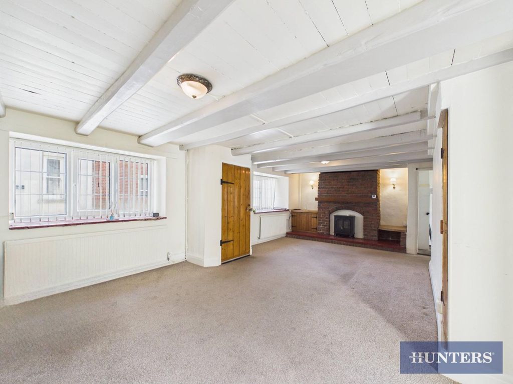 Property photo 2 of 16 Living Room