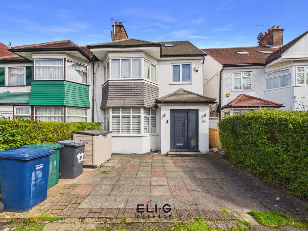 Property photo 1 of 19 5 Bed Semi-Detached House In Great Decorative Order For Sale On West View, London Nw4