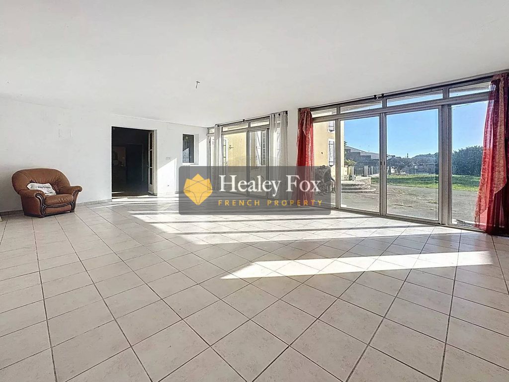 Property photo 3 of 31