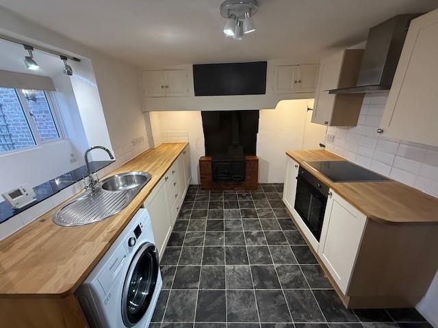 Property photo 2 of 25 Kitchen
