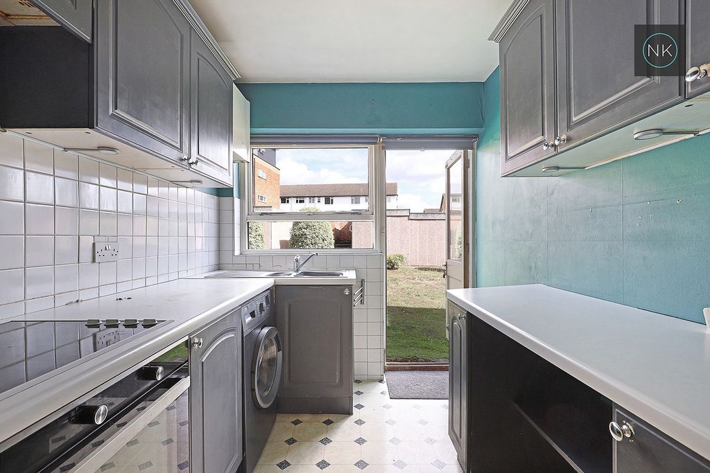 Property photo 3 of 18 4193425