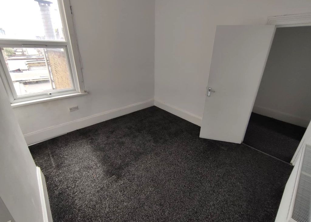Property photo 1 of 5 R1