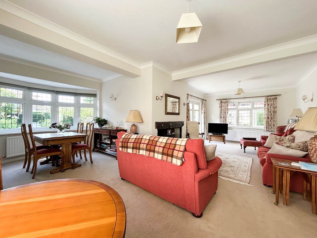 Property photo 3 of 27