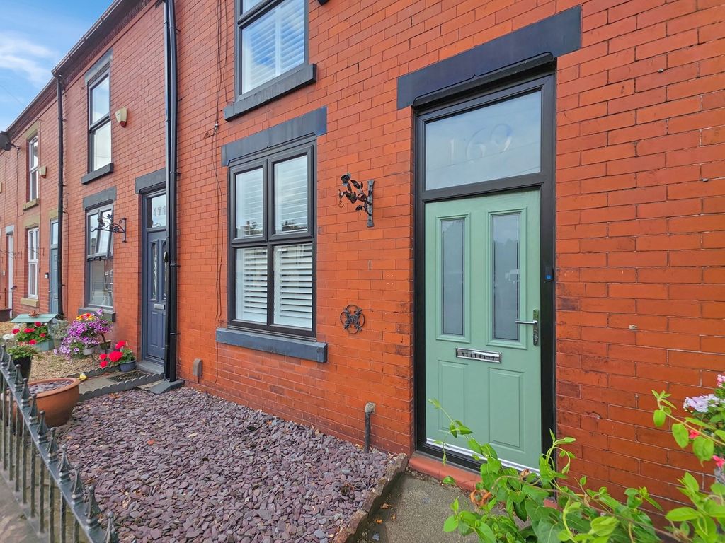 Property photo 2 of 25