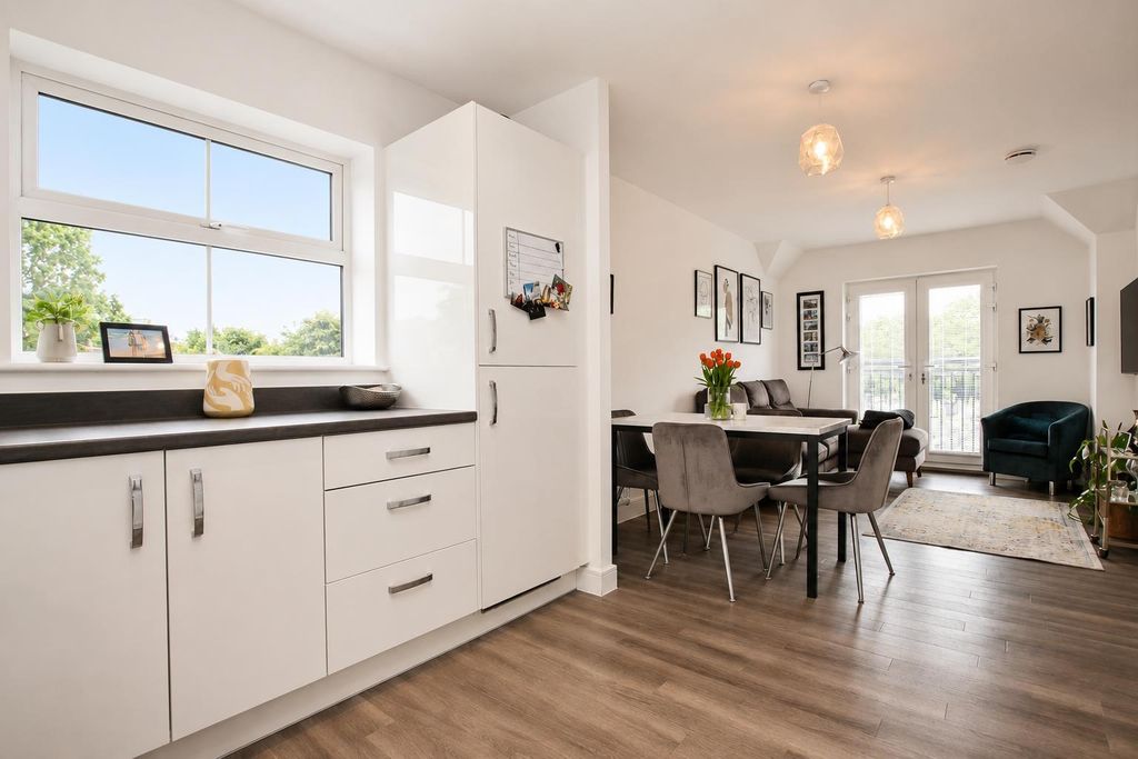 Additional image 5 of 2 bed flat for saleDryden House, Borehamwood WD6