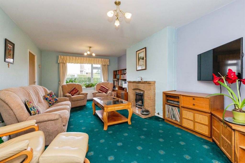 Property photo 2 of 21