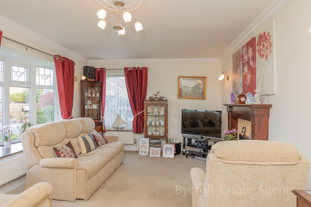 Property photo 3 of 18
