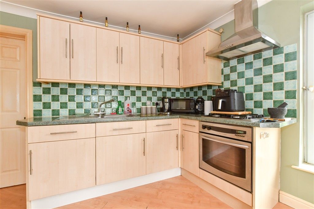 Property photo 3 of 11 Lounge/ Kitchen