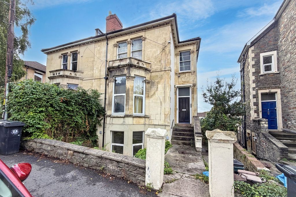 Property photo 1 of 10 Flat 1, 55 Cromwell Road, St Andrews, Bristol, Bs6 5Ha