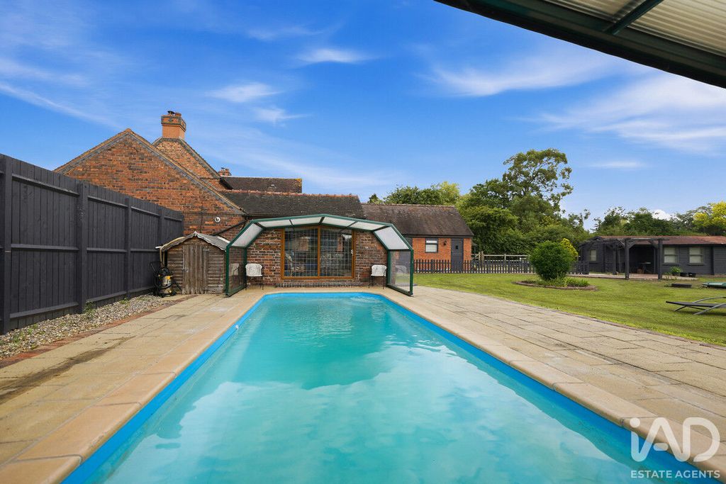Property photo 1 of 50