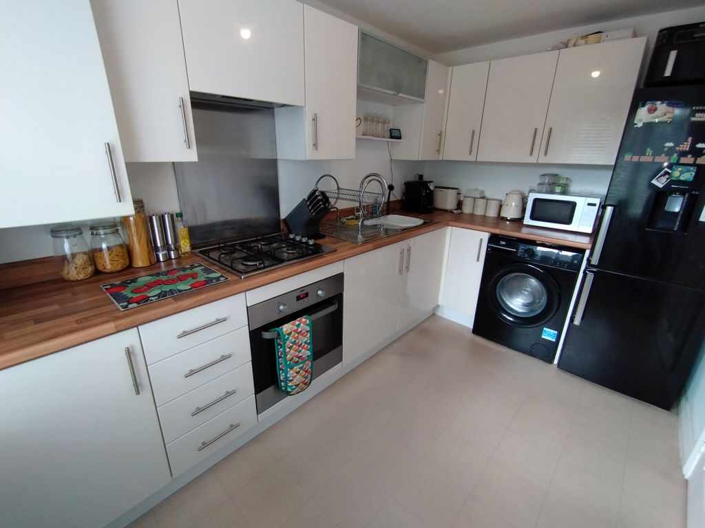 Property photo 3 of 23