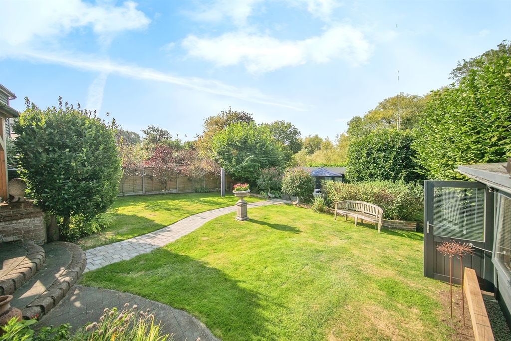Property photo 3 of 27