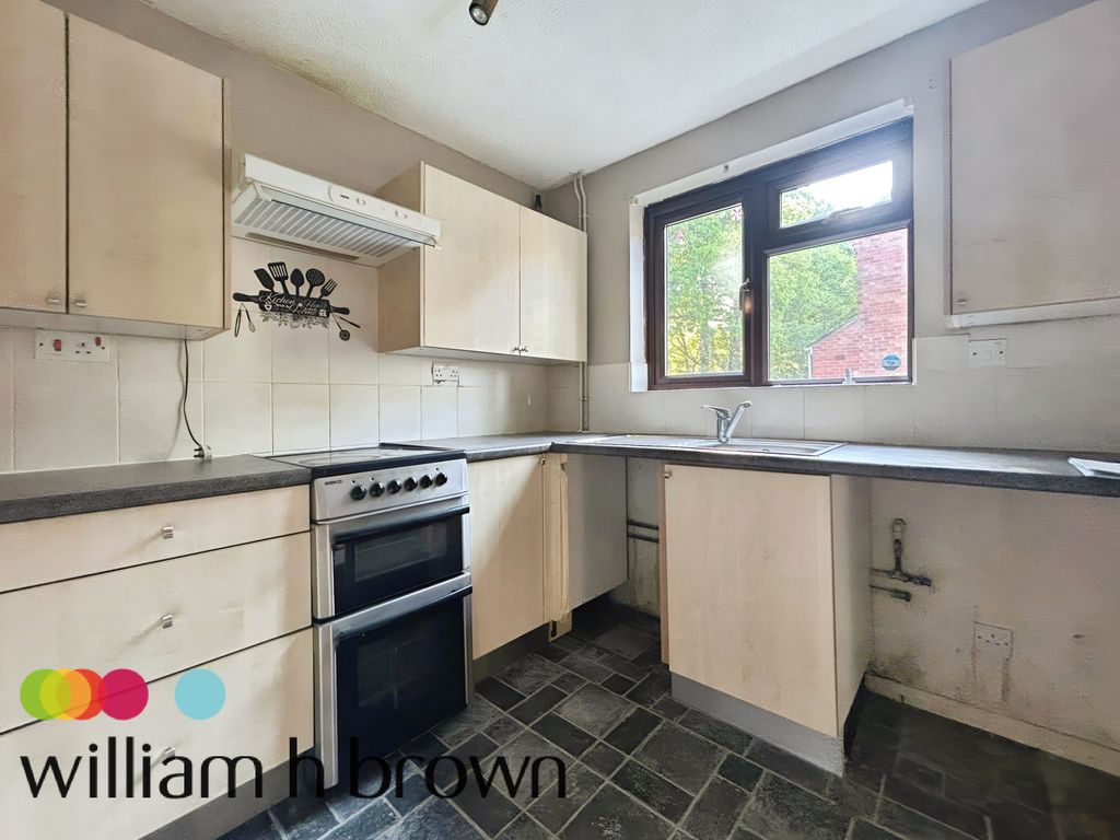 Property photo 2 of 7 Kitchen