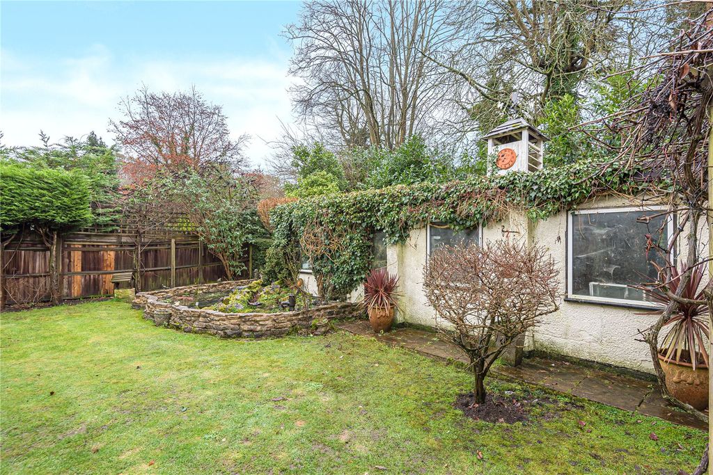 Property photo 3 of 11 Garden