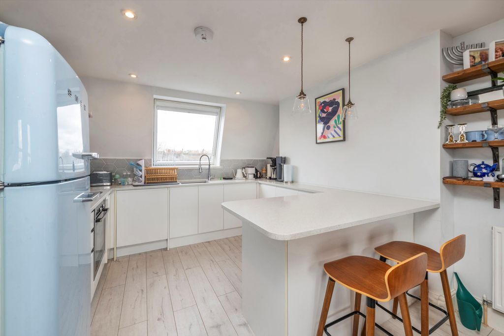 Property photo 2 of 7 Image