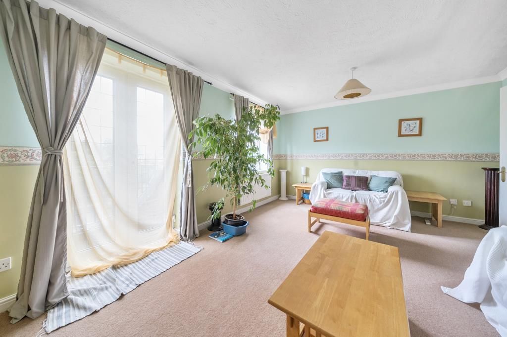 Property photo 3 of 20 Living Area