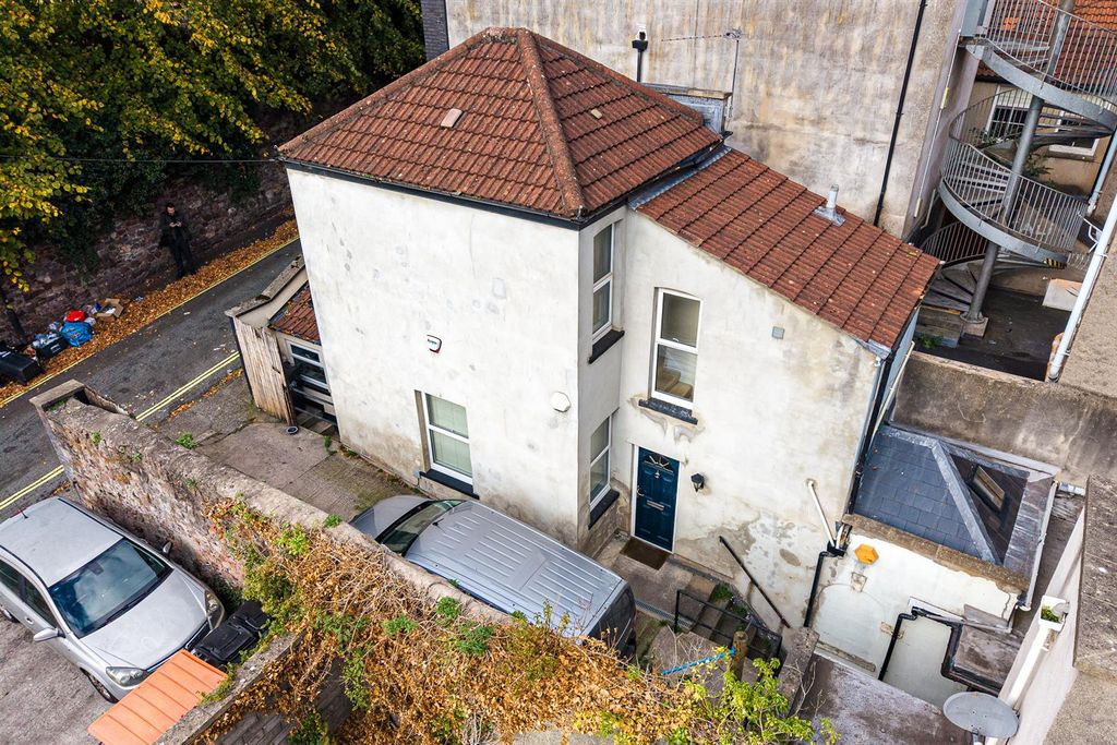 Property photo 3 of 24 The Cottage, 65 Hill Street, Brandon Hill, Bristol