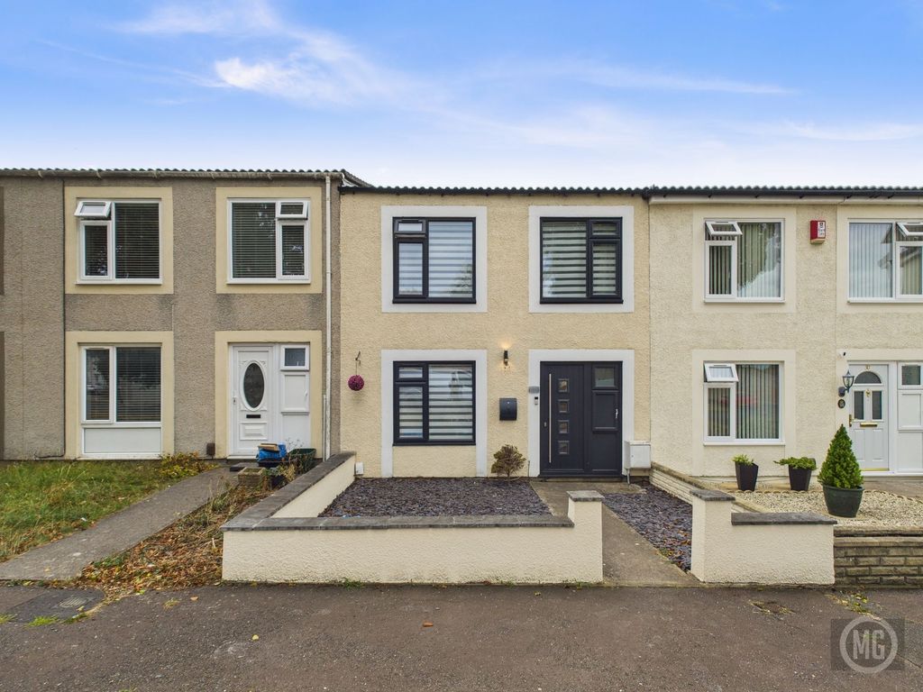 Property photo 1 of 18 House Front