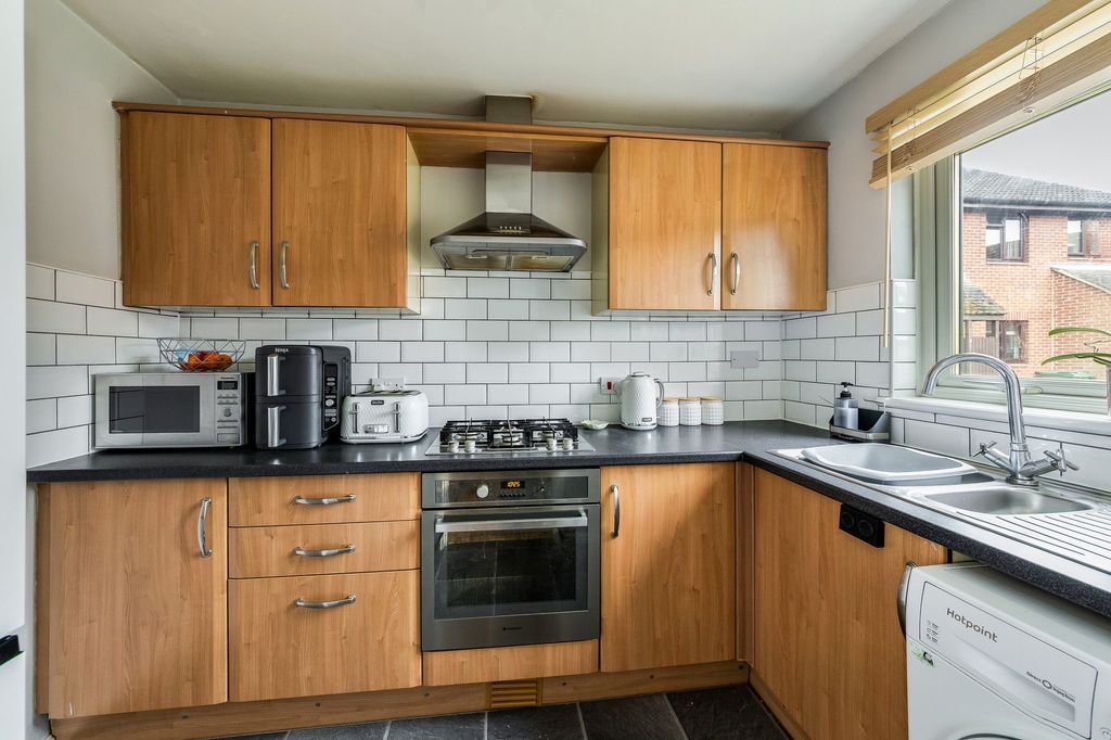 Property photo 3 of 19