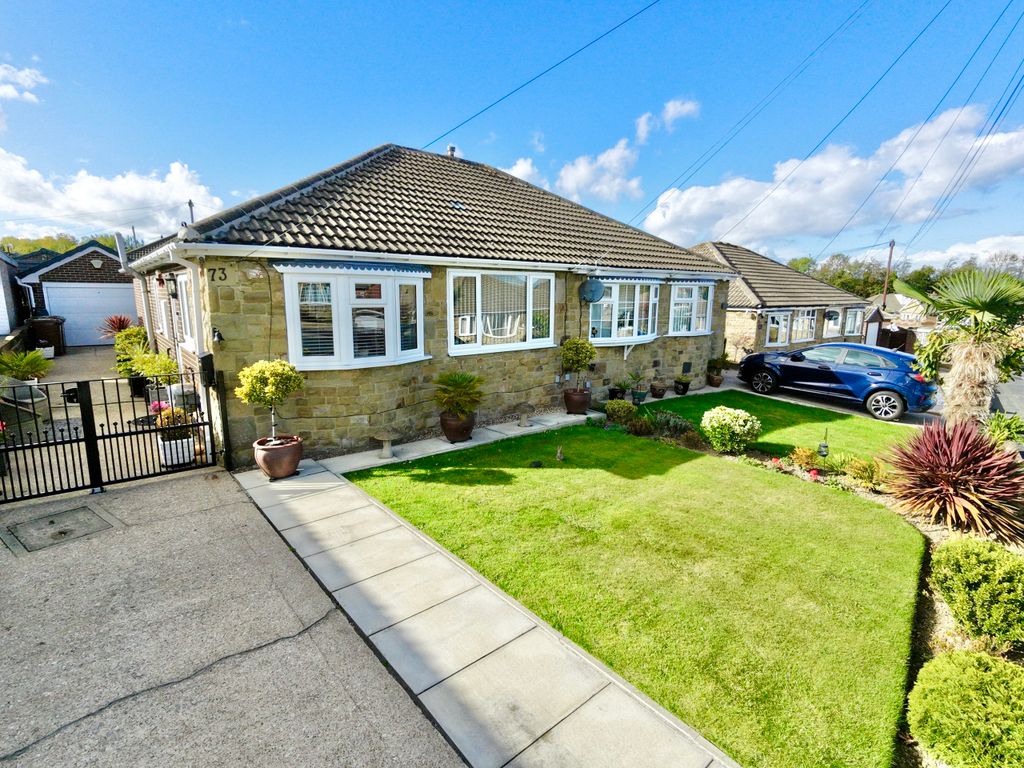 Property photo 1 of 17 External