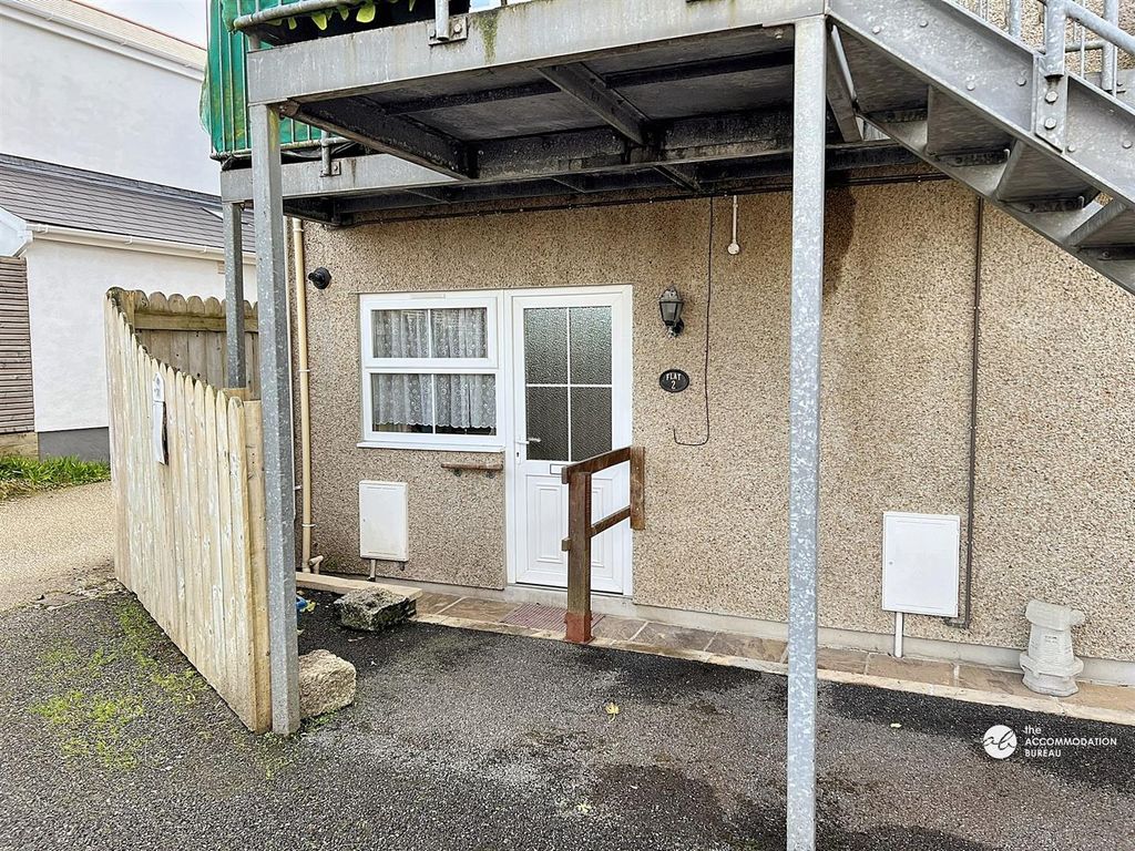 Property photo 3 of 13 Entrance