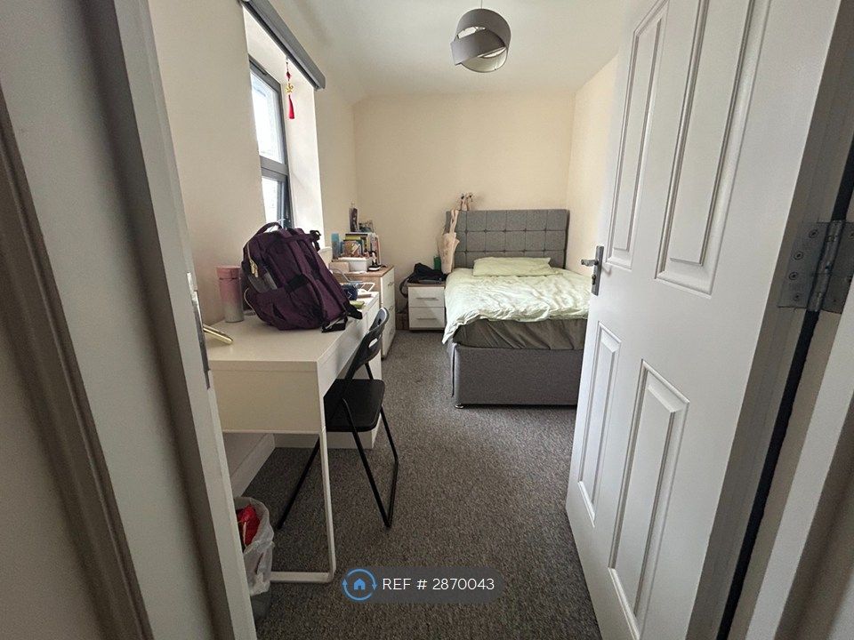 Property photo 2 of 13 Bedroom 1