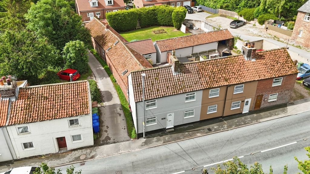 Property photo 2 of 54 4049814