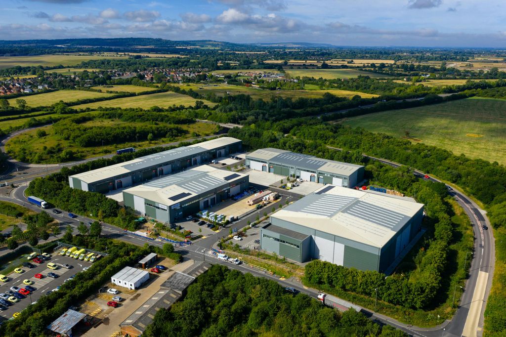 Property photo 1 of 20 Vantage 41 1 Photoscouk Webres.Jpg