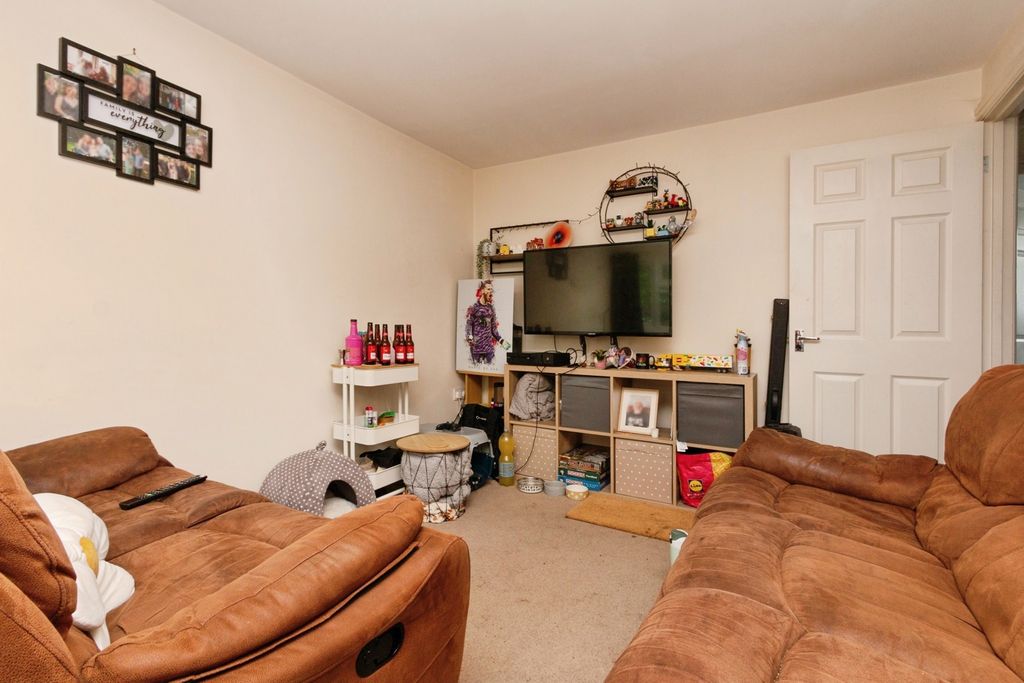 Property photo 3 of 10 Pbox-Img.Jpg