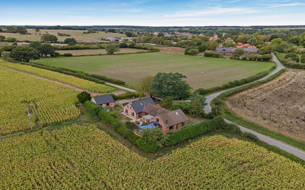 Property photo 2 of 19 Aerial