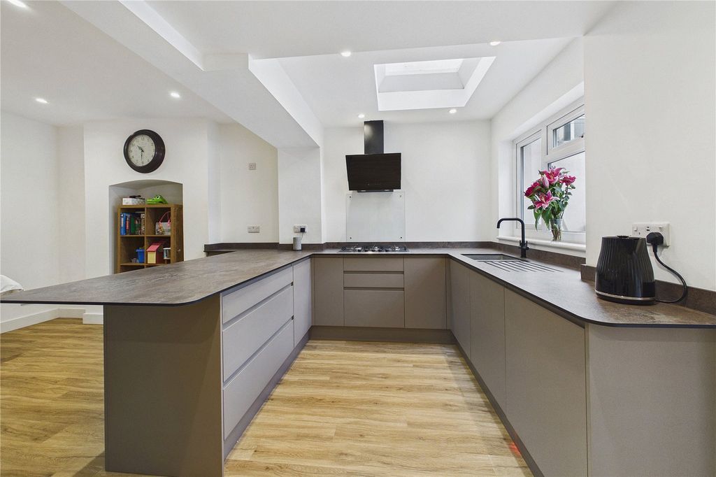 Property photo 3 of 11 Picture No. 04