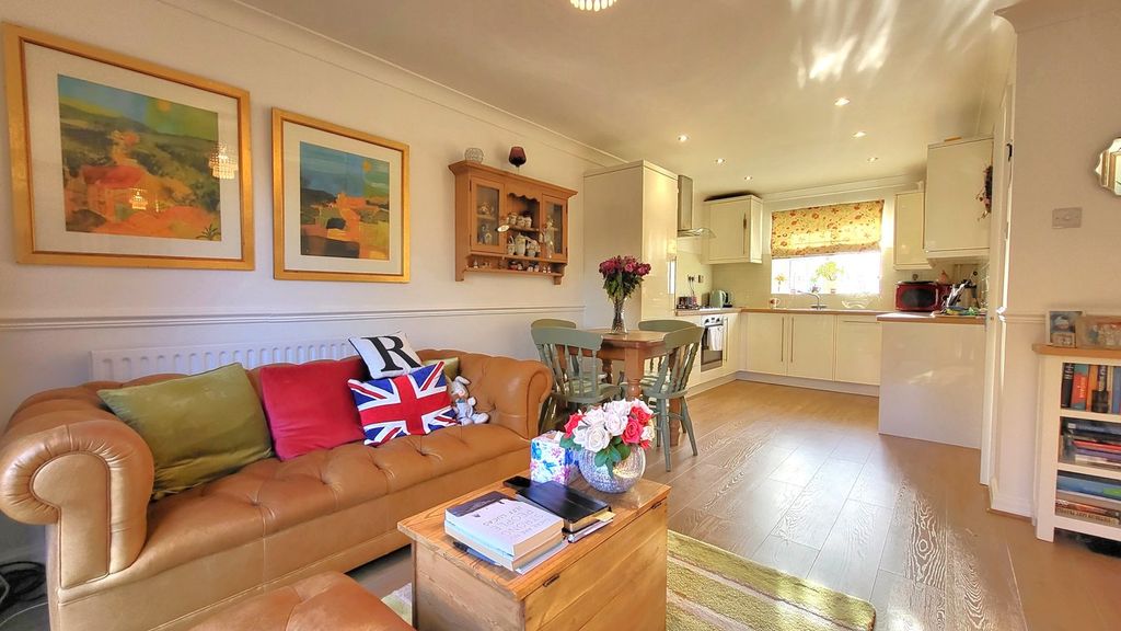 Property photo 3 of 17