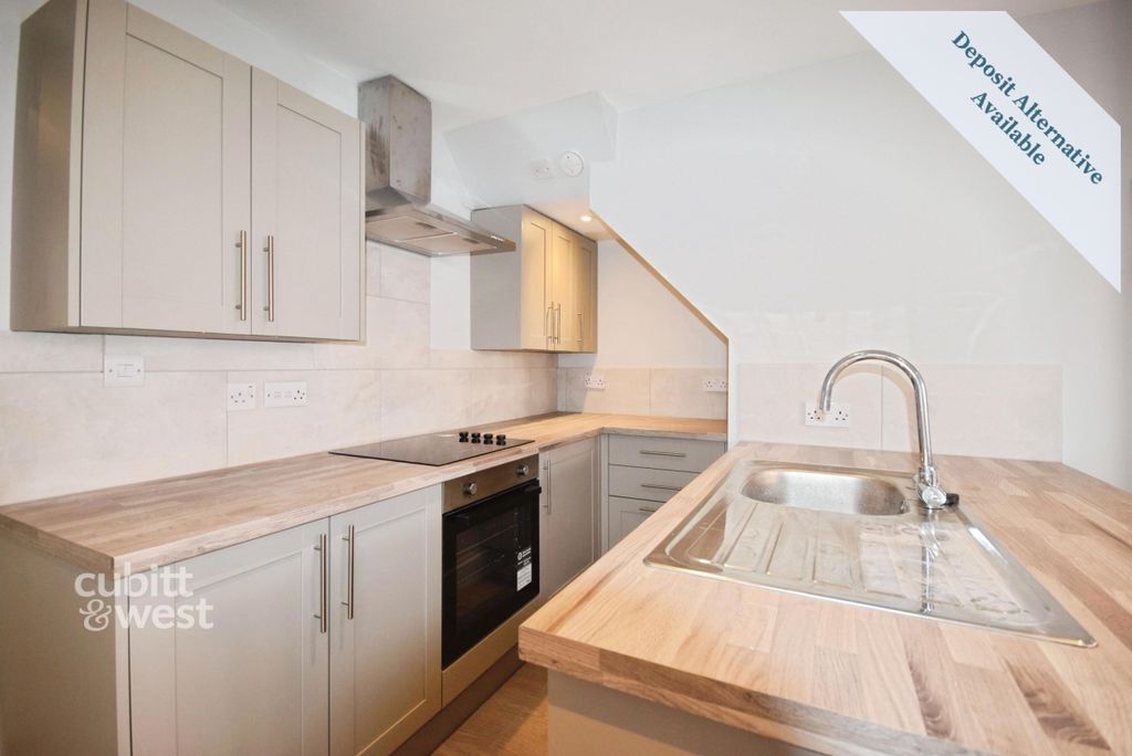 Property photo 3 of 7 2 Goodwood Place - 1