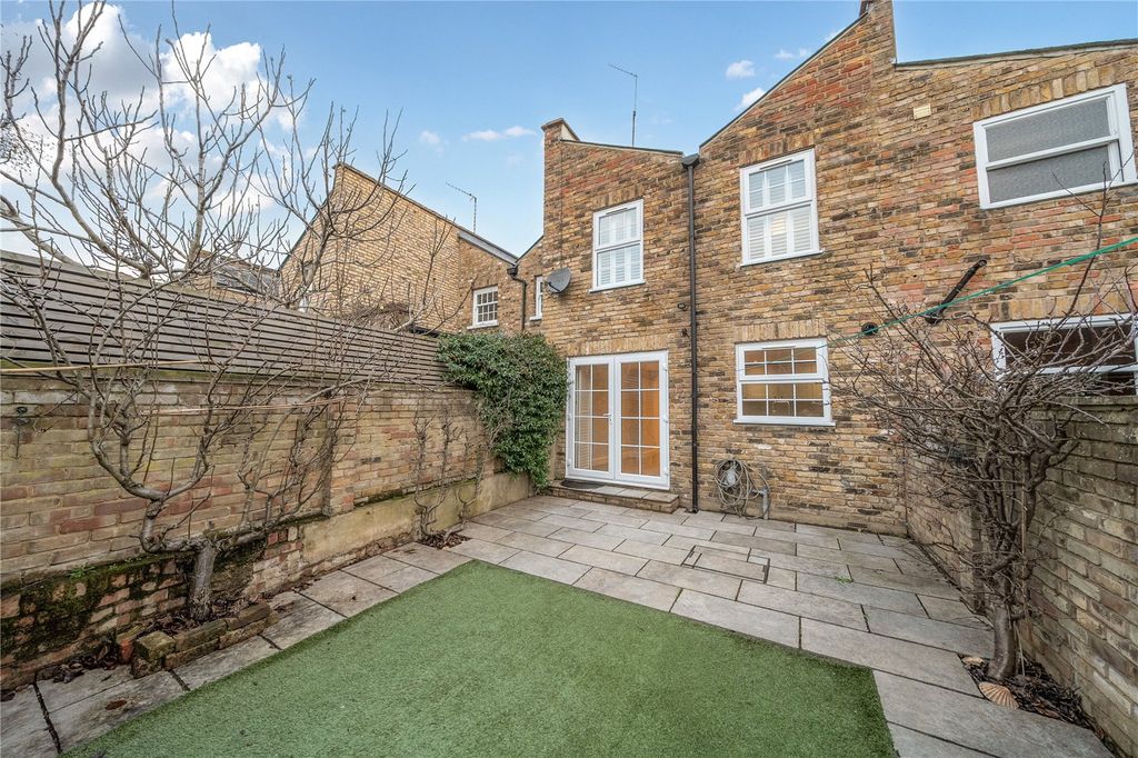 Property photo 3 of 24 Garden