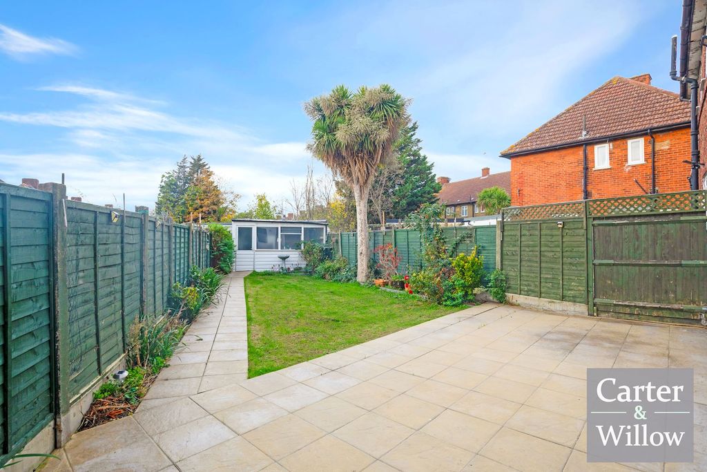 Property photo 3 of 23