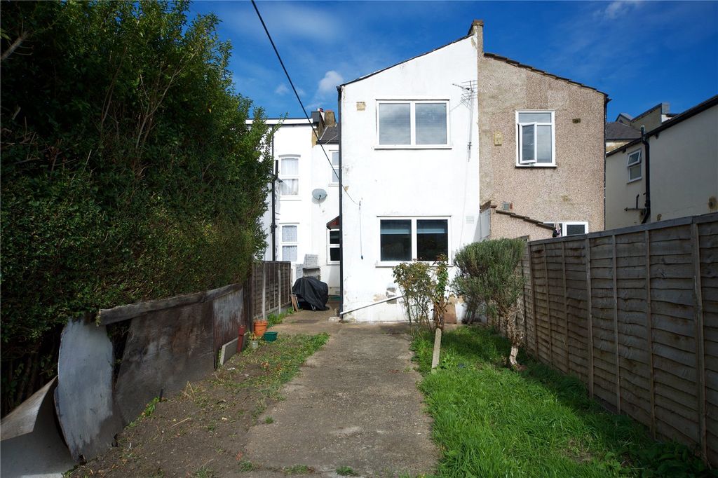 Property photo 2 of 26 Picture No. 15