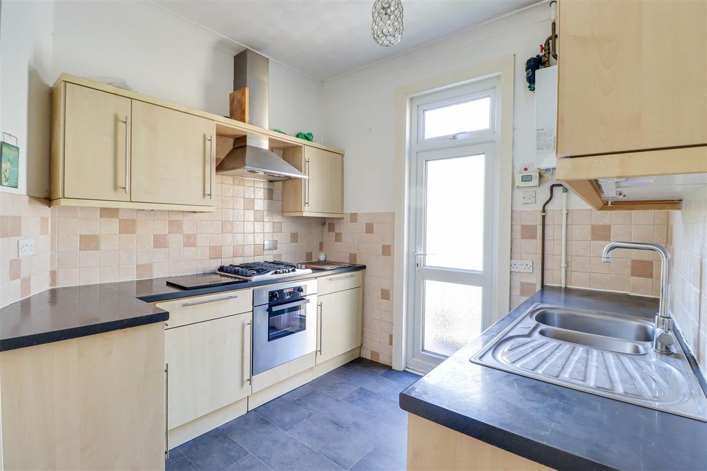 Property photo 3 of 15