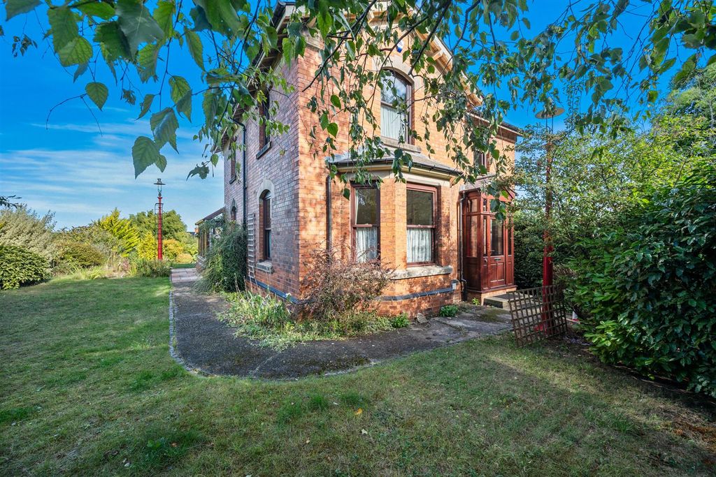 Property photo 1 of 31 Stationhouseweb04.Jpg