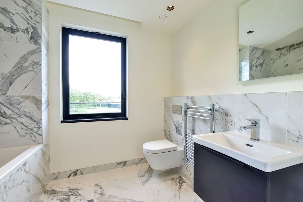 Additional image 17 of 7 bed detached house to rentCrouch Lane, Goffs Oak, Waltham Cross EN7