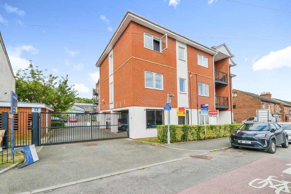 Property photo 1 of 10