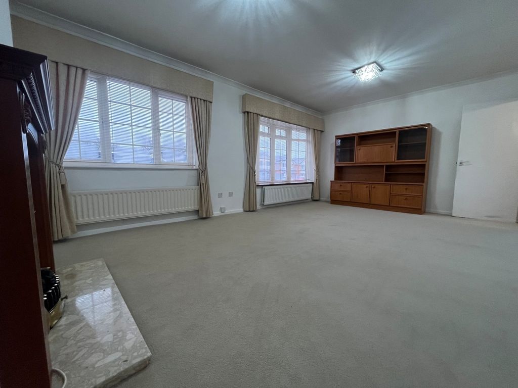 Property photo 3 of 22 Picture No. 49