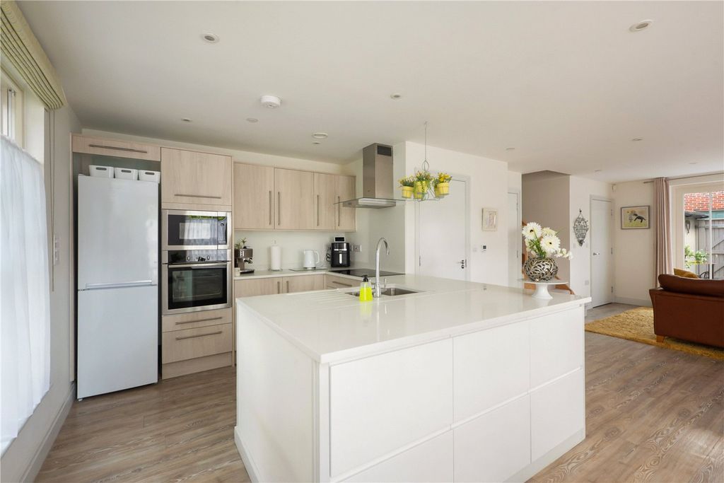 Property photo 3 of 23 Picture No. 06