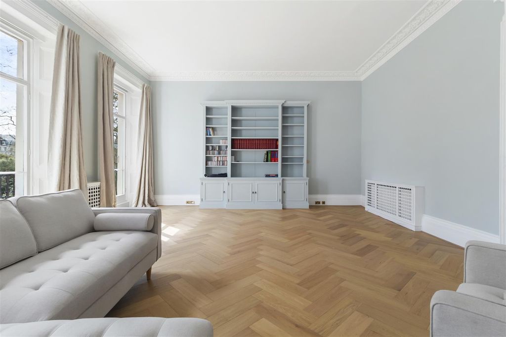 Property photo 2 of 13 Flat 2, 109 Eaton Square Sw1W 9Aa-No Watermark-21.