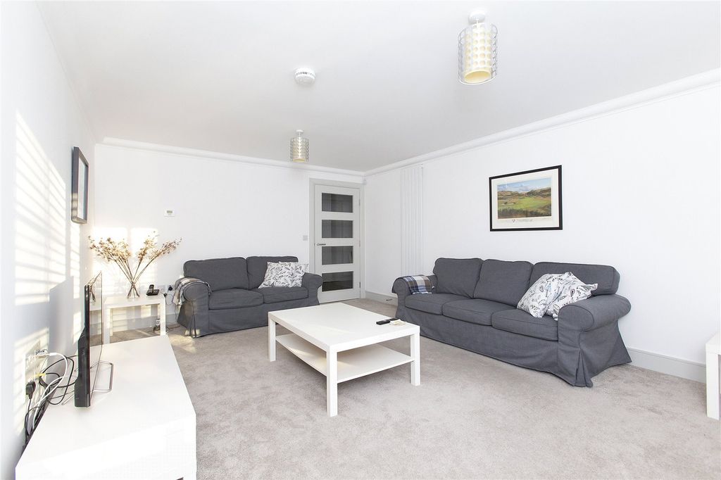 Property photo 3 of 11 Photo 3