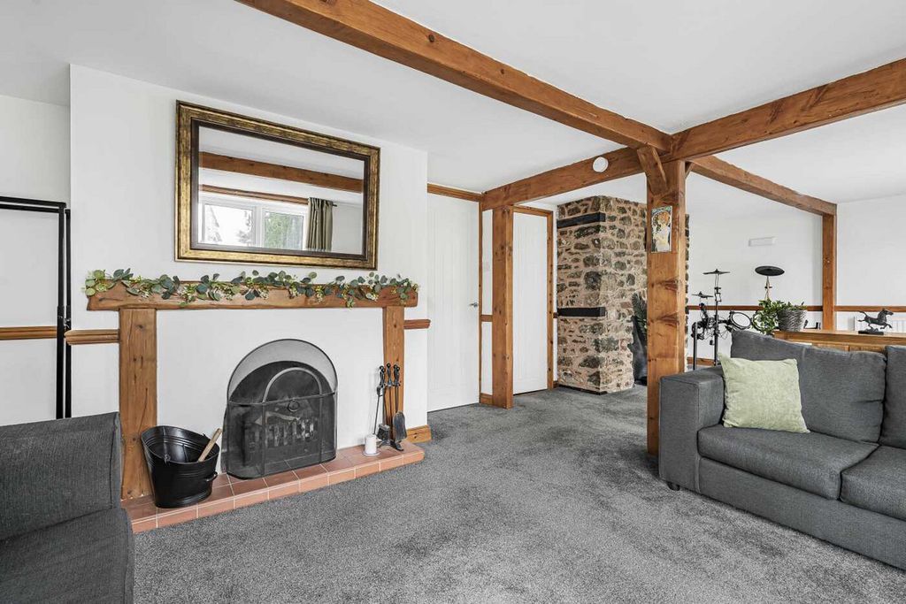 Property photo 2 of 26