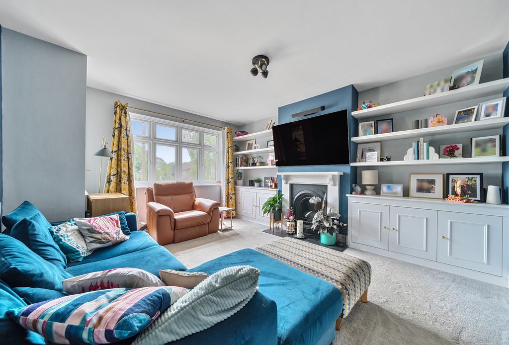 Property photo 3 of 12 1313549-10-685580...